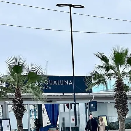 5 People,2 Double,1 Sofa Bed Ferry,beach&pool Club Gzira