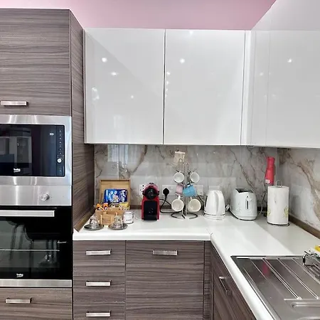 5 People,2 Double,1 Sofa Bed Ferry,beach&pool Club Gzira