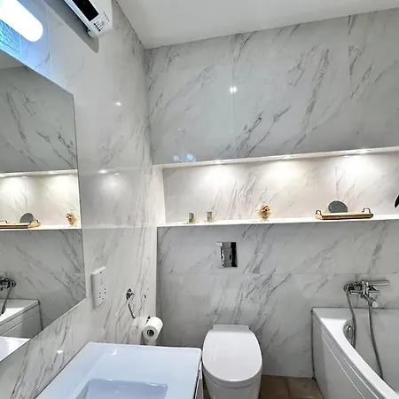 Appartement 5 People,2 Double,1 Sofa Bed Ferry,beach&pool Club Gzira